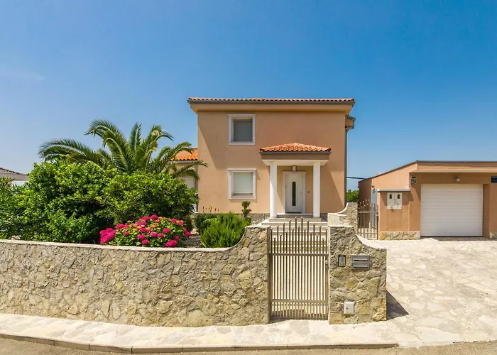 Ceca Case de vacanță