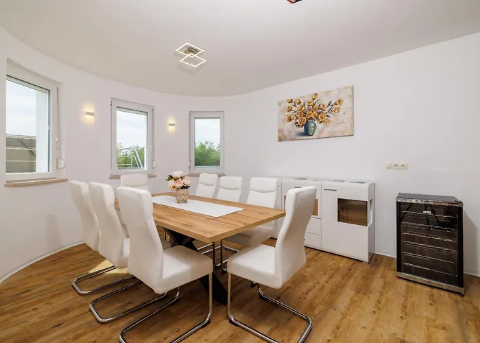 Ceca Prázdninový dům *